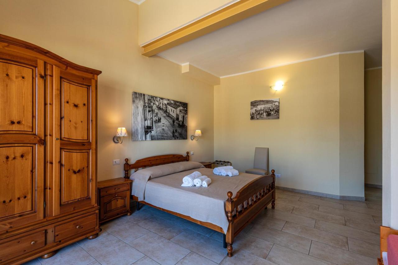 Casa Tacconi Bed & Breakfast วิลลัสซีมีอุส ภายนอก รูปภาพ